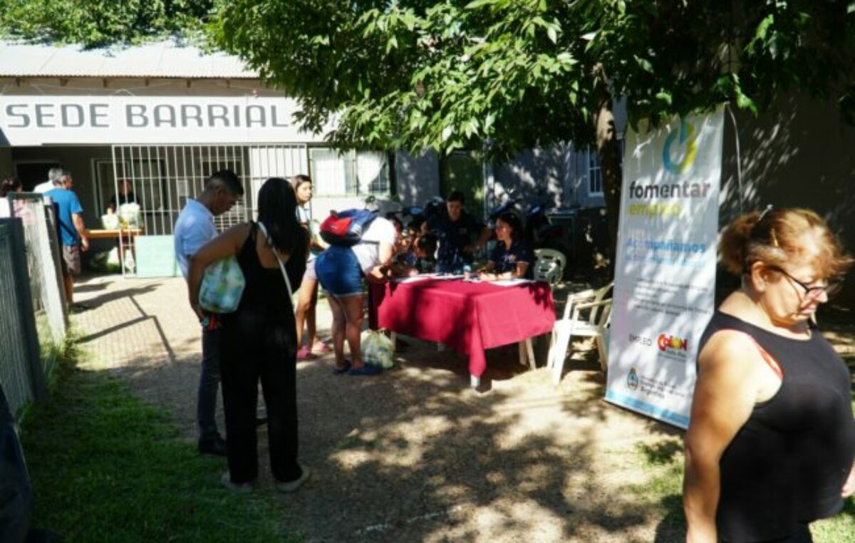 1200 familias colonenses reciben bolsones de alimentos del Municipio de Colón