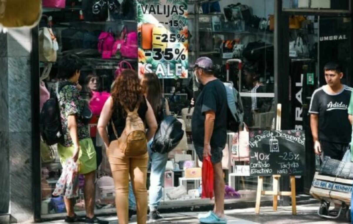Las razones detrás del brutal derrumbe de la economía que se espera para 2024