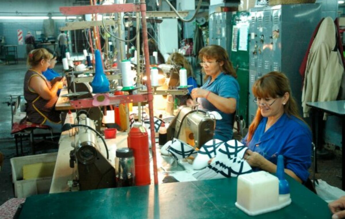 Argentina tiene el salario mínimo en dólares más bajo de la región