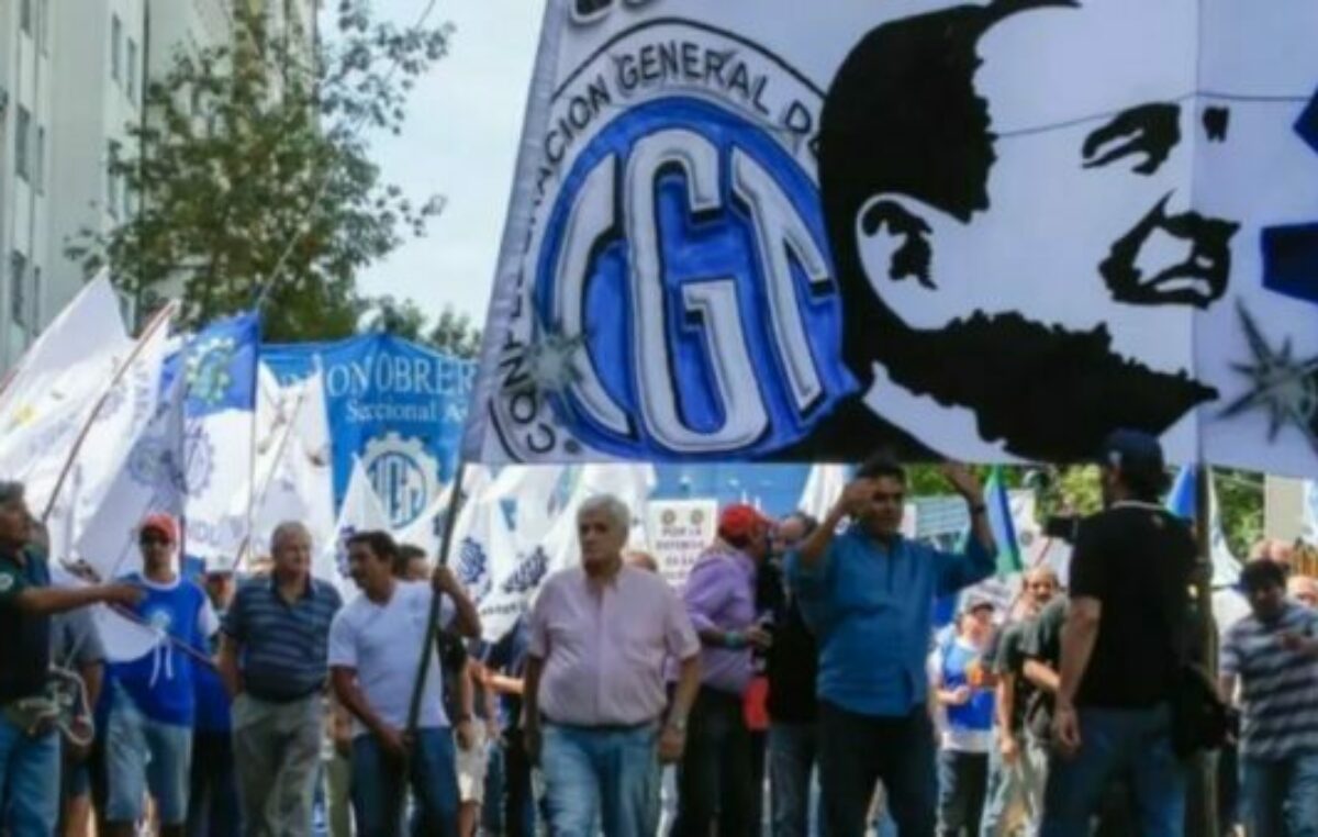 Algunas paritarias ponen piso a la caída del salario
