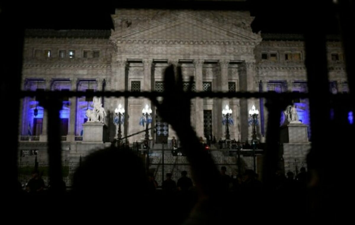 Los sonidos del silencio y la cuestión moral