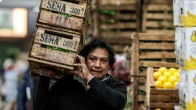Según un estudio se necesitan cinco salarios mínimos para no caer en la pobreza