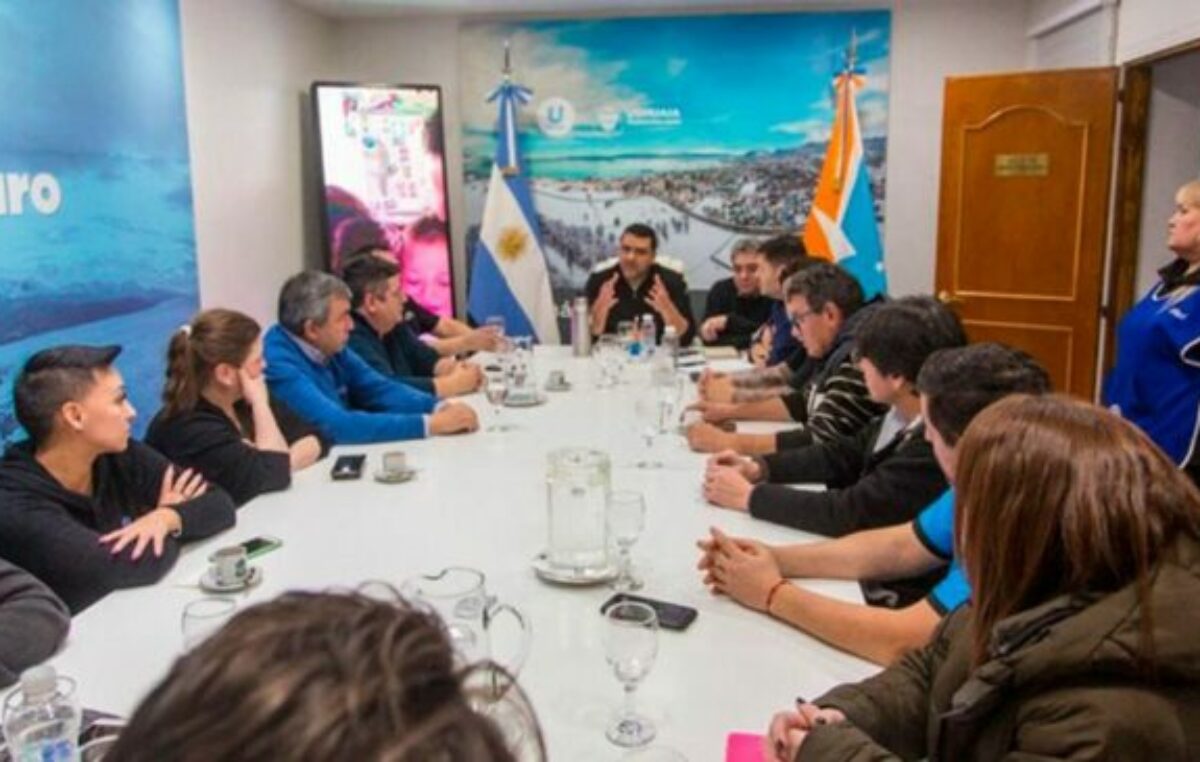El Ejecutivo Municipal de Ushuaia acordó nuevos incrementos salariales