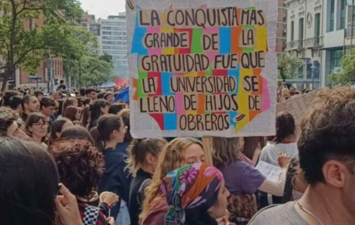 «La educación nos salva y nos hace libres»
