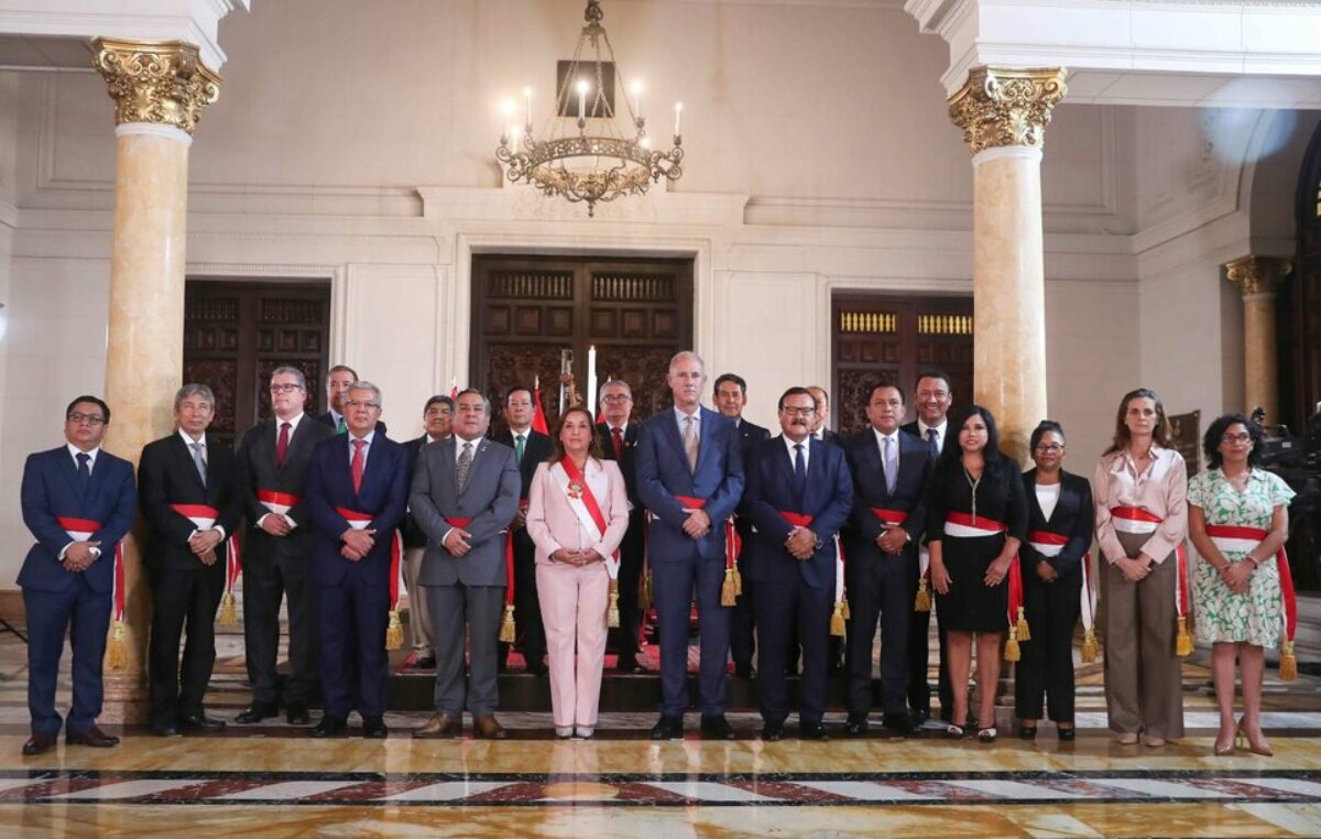 Dina Boluarte cambió a seis ministros en Perú