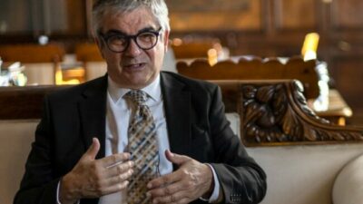 Chile: ministro de hacienda pidió a una siderúrgica a asumir su responsabilidad por quebrar