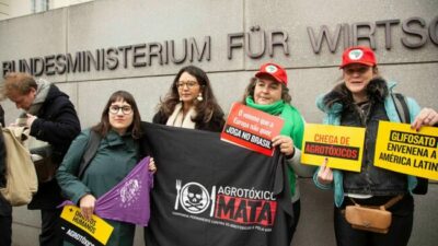 En qué consiste la histórica demanda contra Bayer-Monsanto por su impacto en el ambiente de los pueblos del Cono Sur