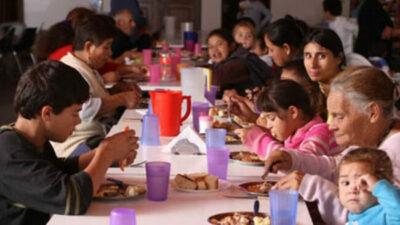 La demanda en comedores y merenderos rosarinos creció al doble durante los últimos meses