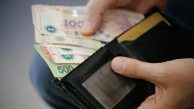 Salarios formales: acumulan caída del 23,9% en 4 meses y se acercan al piso del final de diciembre de 2021