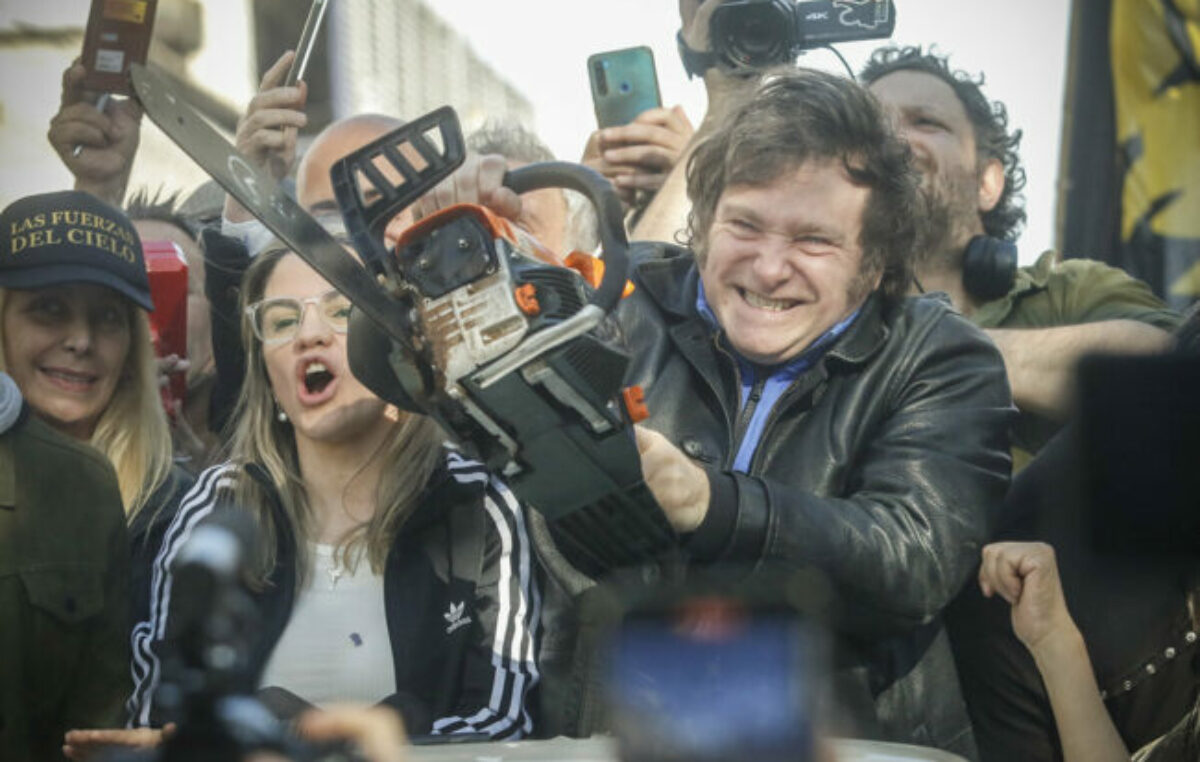 Milei, sin respuestas para los más vulnerables en plena crisis: «Usted no puede hacer magia»