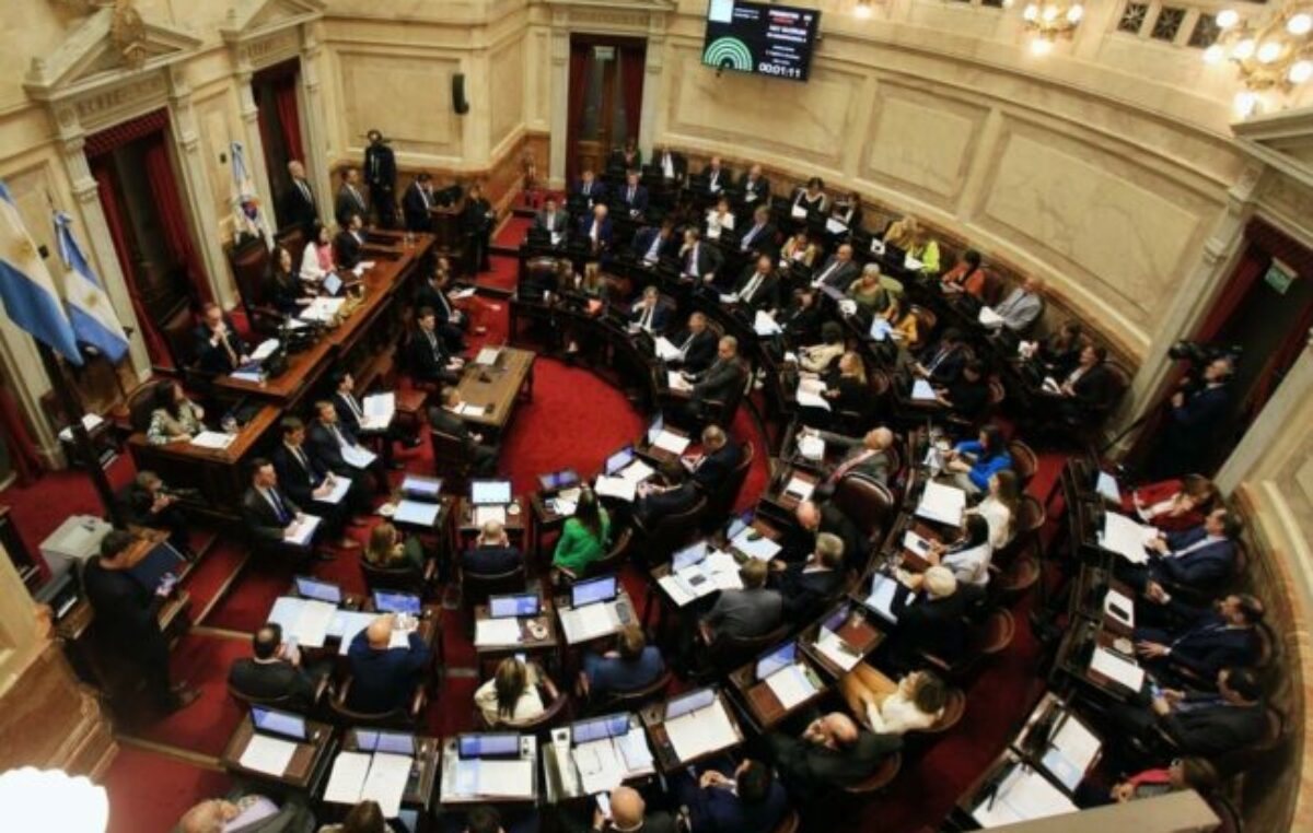 Jugando a la política