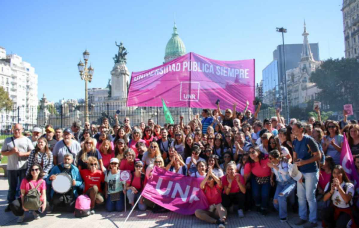 Universidades convocaron a una nueva protesta el miércoles 22 y en Rosario será marcha de antorchas