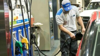 El gobierno cuestionó la tasa al combustible que se aplica en Rosario y otros municipios