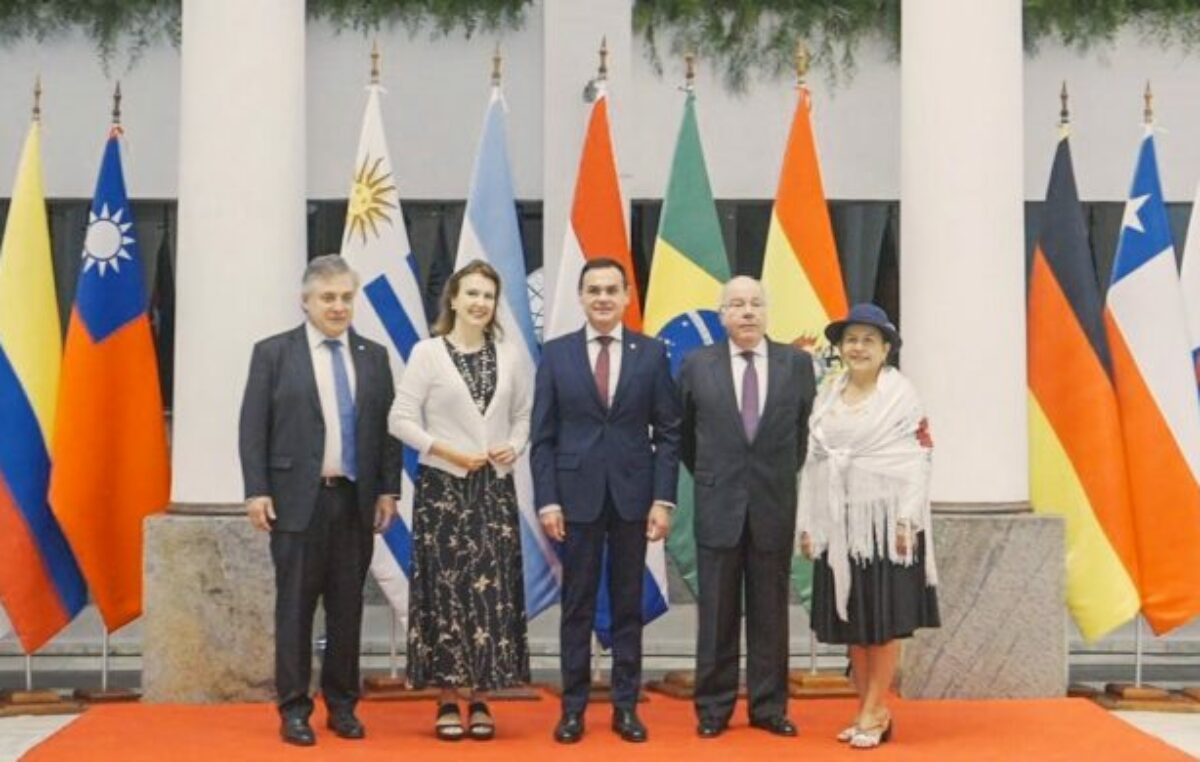 Arranca la Cumbre del Mercosur sin Milei, pero con Mondino por Argentina