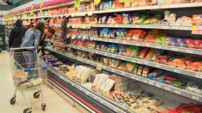 El ajuste llegó a la comida: en Neuquén se desplomó el consumo de carnes, lácteos, panificados y almacén