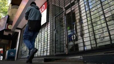 Casi 140 mil asalariados formales perdieron su empleo desde noviembre a abril
