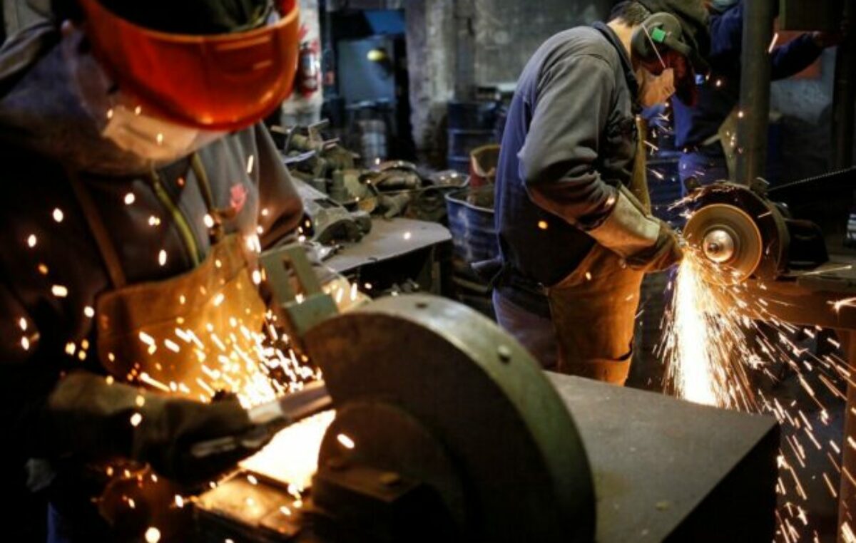 La deuda con la industria