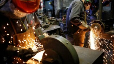 La deuda con la industria