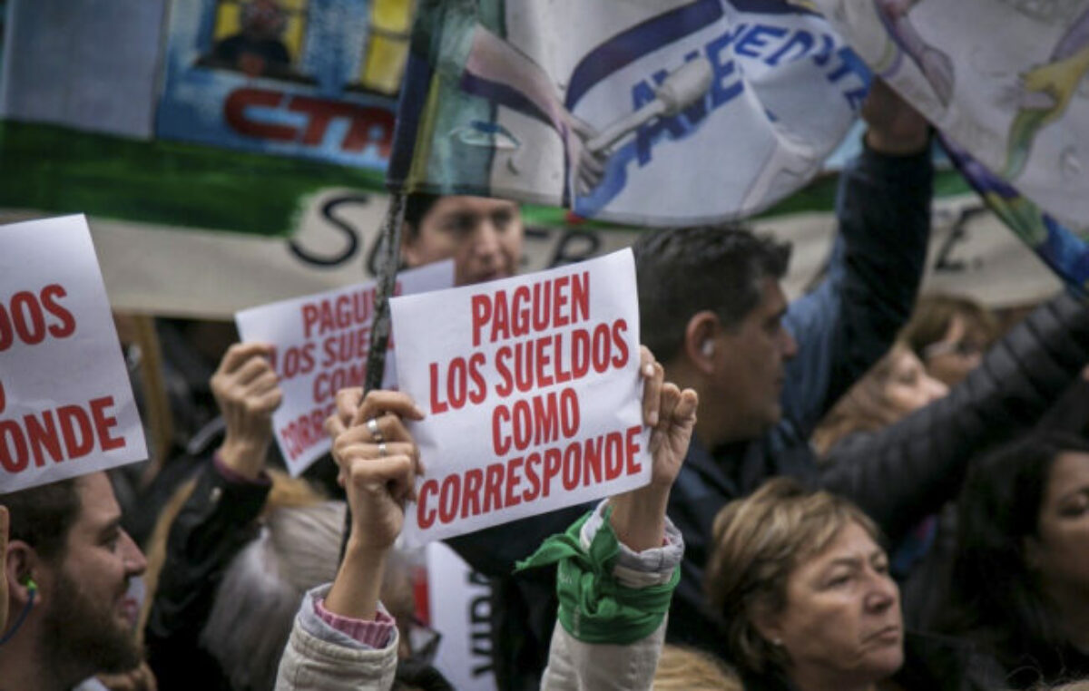 Centrales obreras criticaron el salario mínimo que fijó el Gobierno: «Es inferior al de diciembre de 2001»