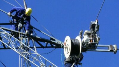 Elon Musk y su sistema de conectividad satelital Starlink avanza con subsidios estatales. El fin del servicio universal