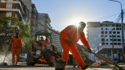 En Córdoba, las personas ocupadas trabajan 1 hora más que el promedio nacional