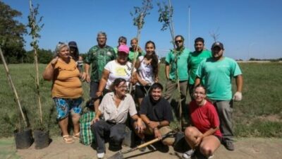 Forestación simultánea en 10 barrios de Córdoba