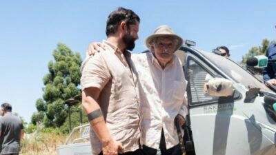 Boric se reunió con Mujica en Montevideo y celebró irse con «muchas ideas de futuro»