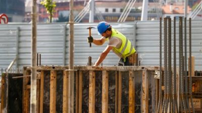 Santa Fe duplicó la cantidad de empleados que necesitan trabajar más horas para sobrevivir 