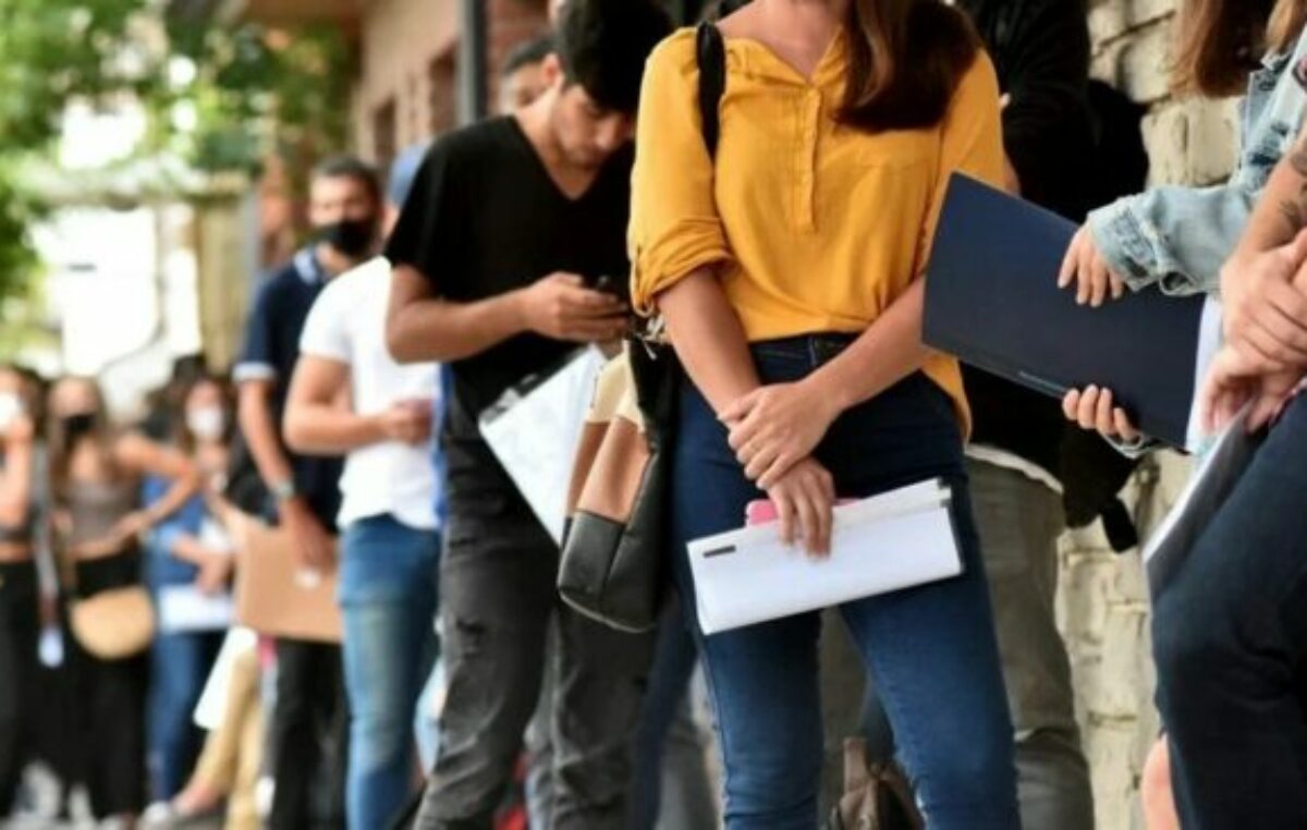 Seguros por desempleo alcanzaron el récord de la última década: trabajadores santafesinos entre los de mayor solicitud del beneficio
