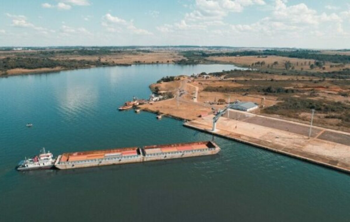 Hidrovía: el gobierno nacional desregulará el transporte fluvial, permitiendo el ingreso de buques extranjeros al cabotaje