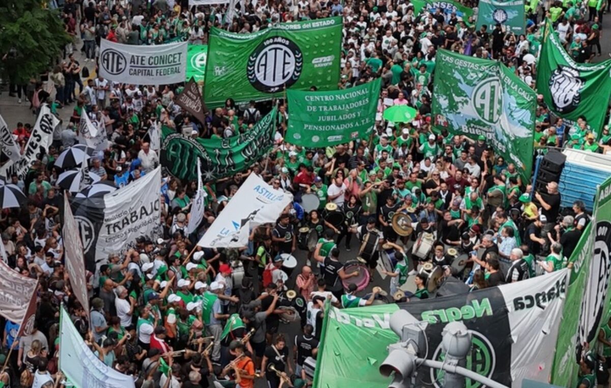Más motosierra: se vienen cientos de nuevos despidos en el Estado y los gremios preparan la resistencia