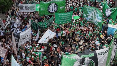 Más motosierra: se vienen cientos de nuevos despidos en el Estado y los gremios preparan la resistencia