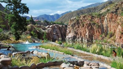 Dónde queda el oasis termal que es un refugio del bienestar y, qué servicios ofrece