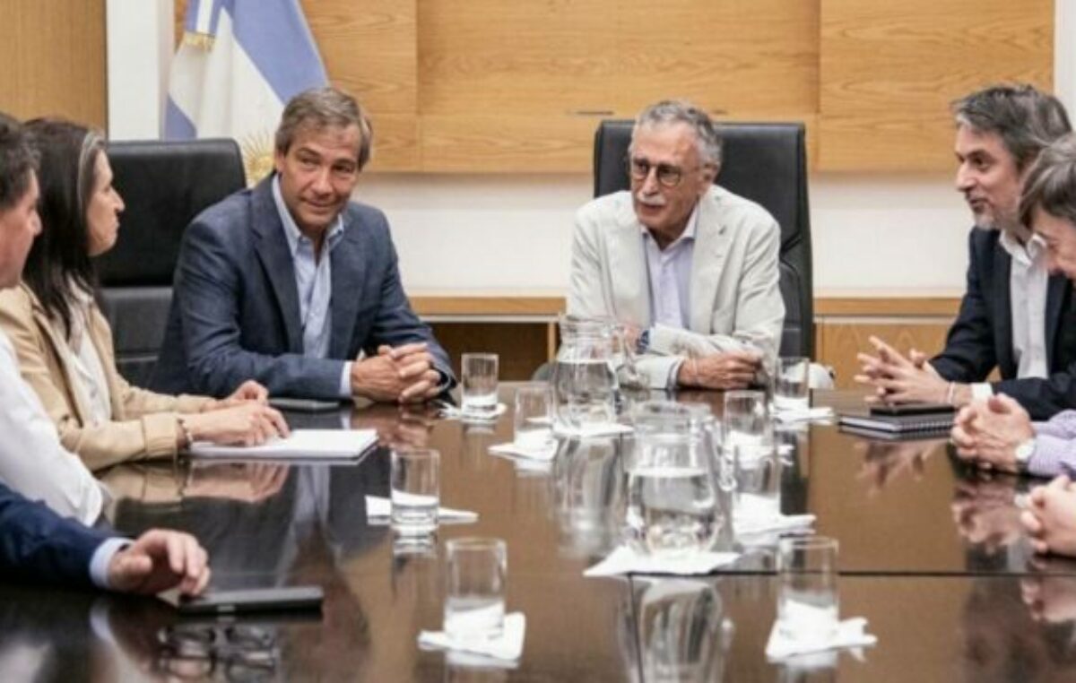 Alerta en los gremios: el gobierno de Milei ya intervino ocho obras sociales sindicales y crece la tensión