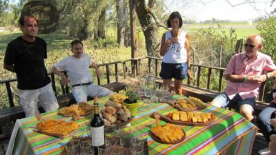 Dónde queda el pueblito argentino que ofrece la mejor degustación de quesos artesanales a cielo abierto