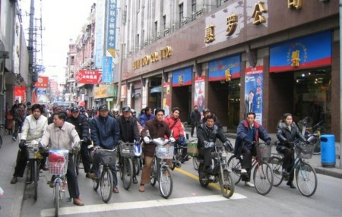 China se mueve en bicicleta, su medio de transporte popular