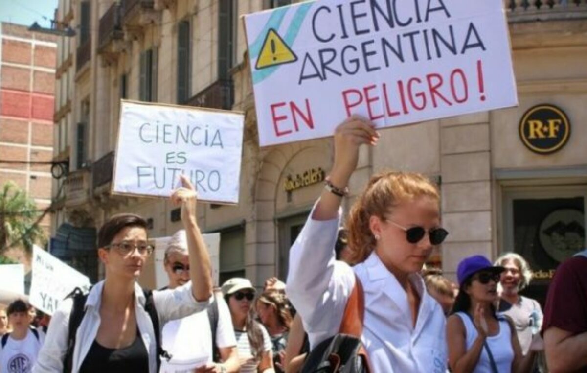 «El daño que se le está haciendo a la ciencia se asemeja al de un país en guerra»