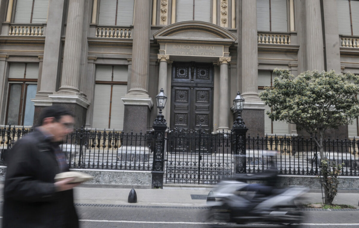 La guerra comercial pone en jaque al Banco Central