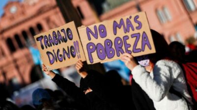 El poder de compra del salario mínimo «se redujo más de una tercera parte» desde que Milei es presidente