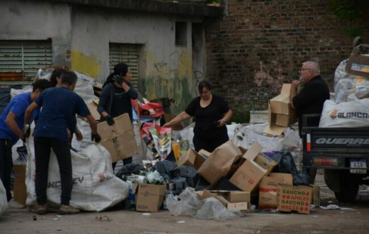 La cooperativa “San Francisco Recicla” ya funciona en el corralón municipal