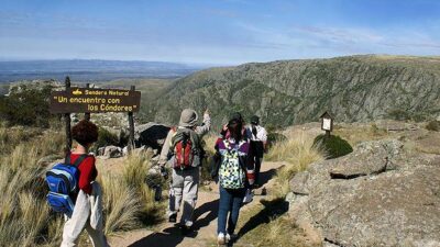 Junio austero: el turismo interno cayó 17%, comparado con los feriados de 2024