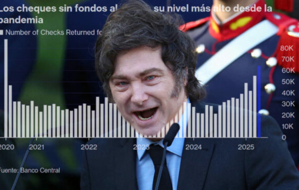 Se notan las costuras: Bloomberg alerta sobre deterioro crediticio, tarjetas con saldo vencido, cheques rebotados y morosidad en préstamos