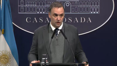 En modo 90´: tarifazo y privatización de AySa