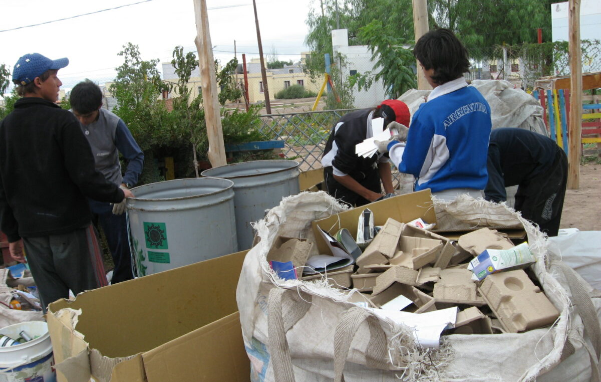 La crisis de los recicladores en Mendoza: caen los precios de materiales y peligran 28 familias