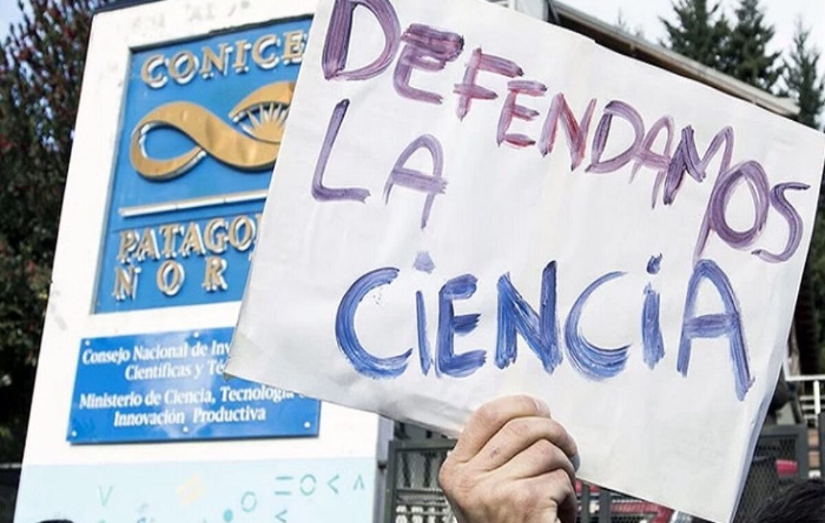 Trabajadores, investigadores, becarios y empleados del Conicet reactivan la protesta contra el ajuste de Milei