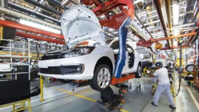 Se achica la industria nacional