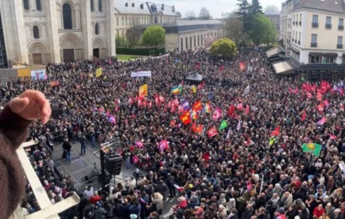 Francia: manifestación masiva contra el racismo tras los ataques a un alcalde