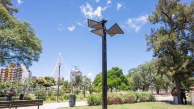 Árbol Solar en el Parque Las Heras-Elisa, Córdoba: sensores que monitorean la calidad del aire, humedad y temperatura