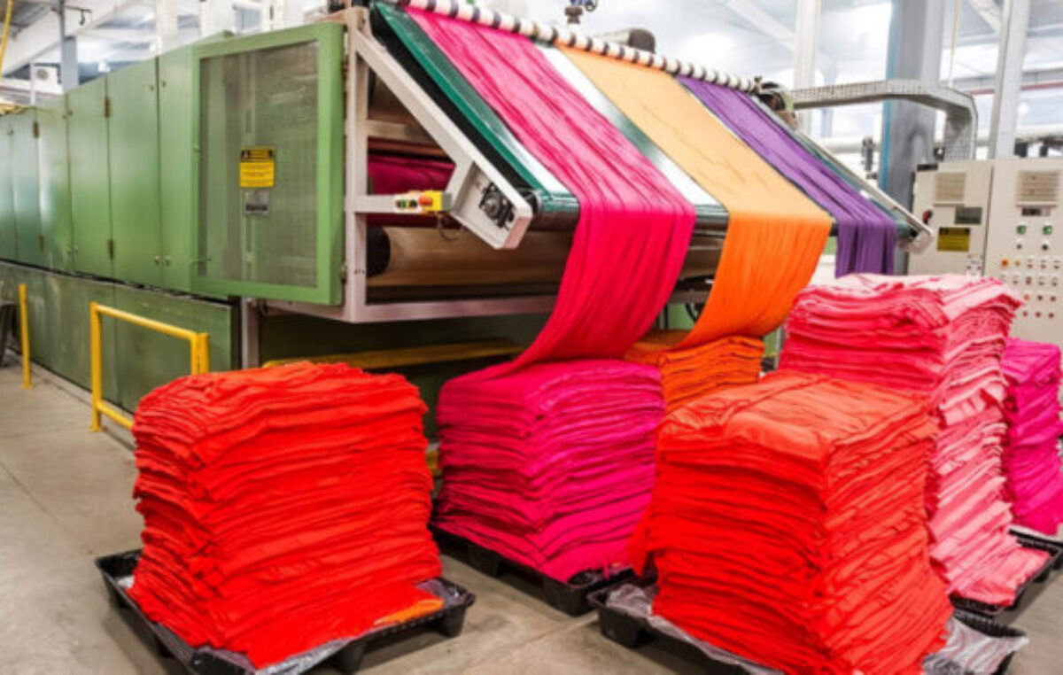 Menos tela para cortar: la industria textil hacia el abismo sin freno