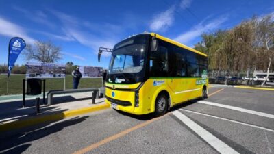 Presentaron los nuevos colectivos eléctricos de la ciudad de Neuquén